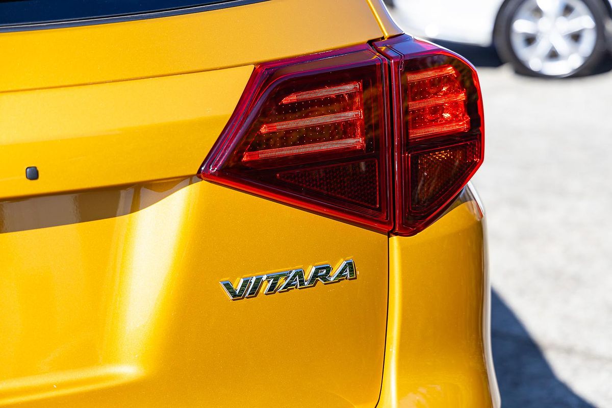 2023 Suzuki Vitara Turbo Shadow LY Series II