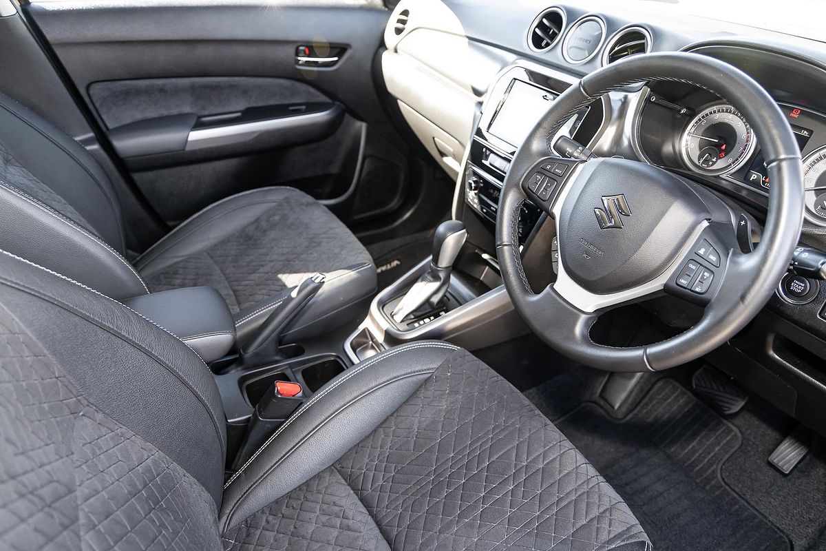2023 Suzuki Vitara Turbo Shadow LY Series II