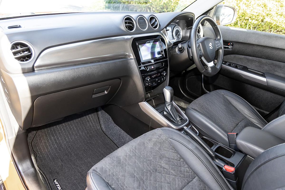 2023 Suzuki Vitara Turbo Shadow LY Series II