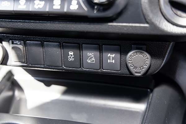 2020 Toyota Hilux SR5 GUN126R 4X4