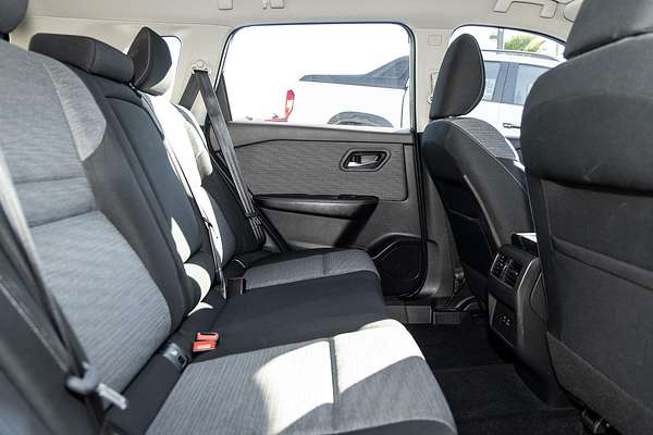 2024 Nissan X-TRAIL ST T33