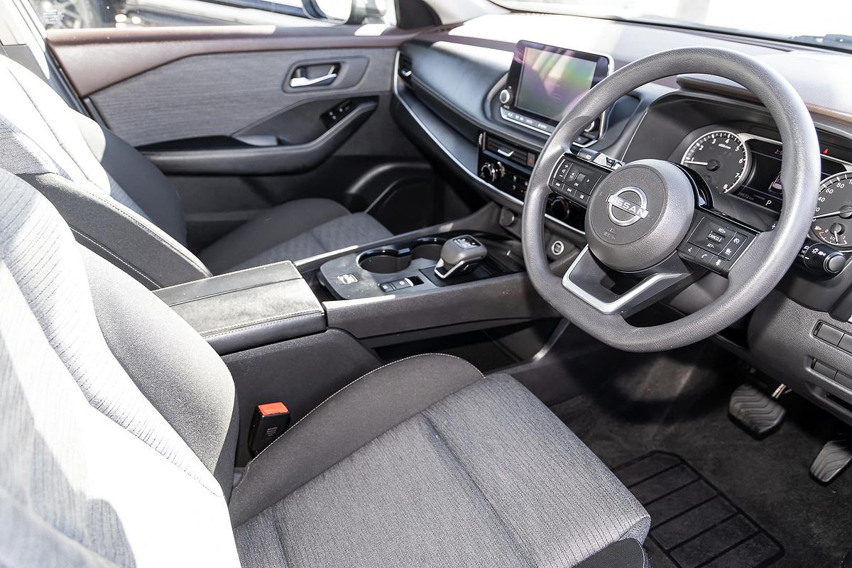 2024 Nissan X-TRAIL ST T33