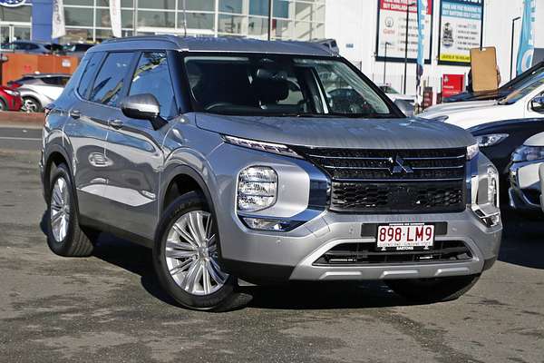 2024 Mitsubishi Outlander LS ZM