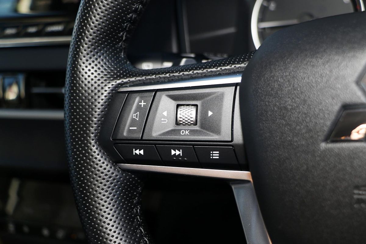 2024 Mitsubishi Outlander LS ZM