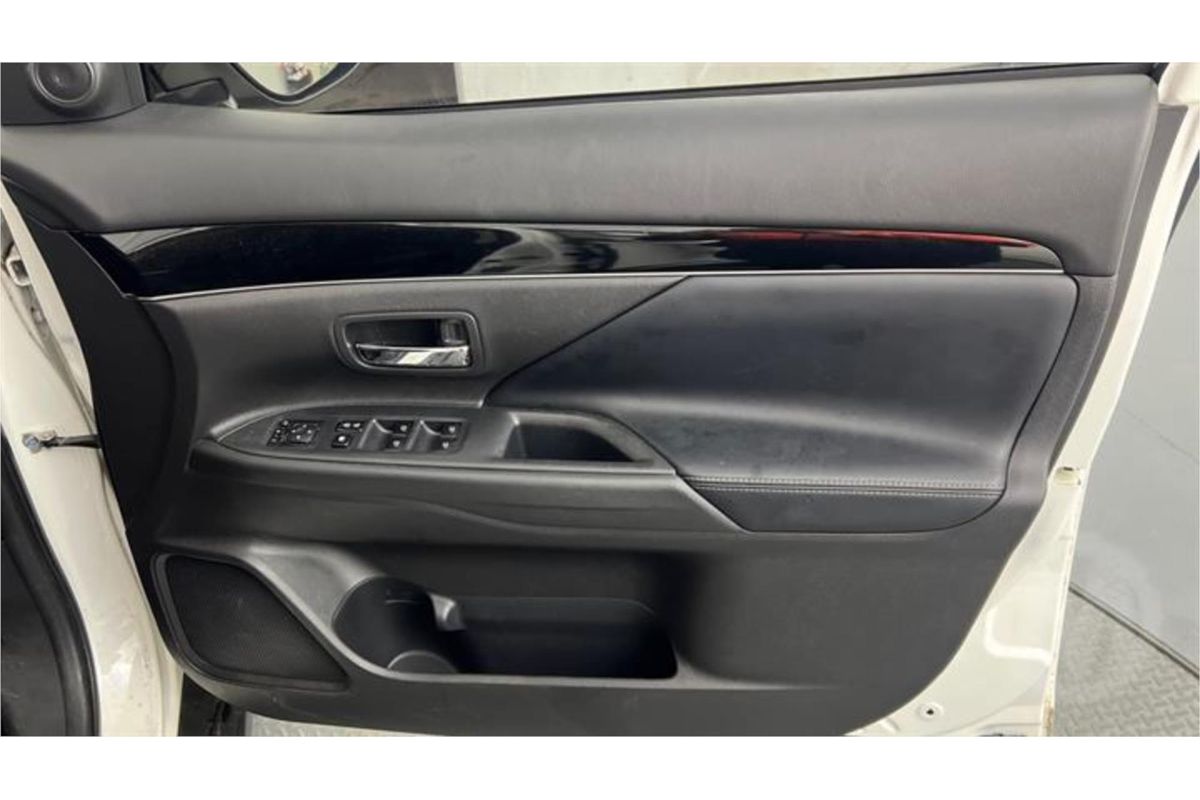 2020 Mitsubishi Outlander LS ZL