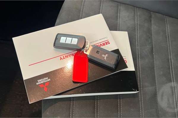 2020 Mitsubishi Outlander LS ZL