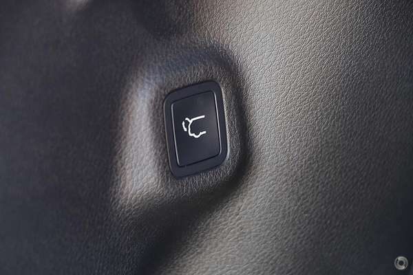 2023 Jeep Compass S-Limited M6