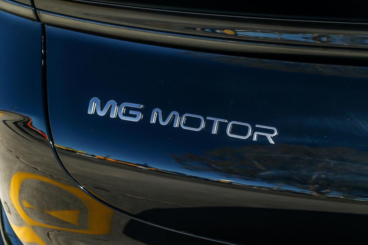 2025 MG IM5