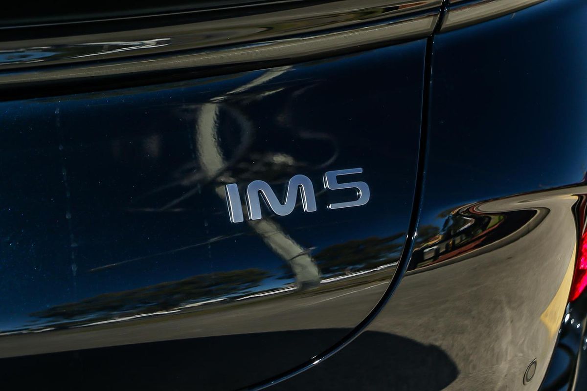 2025 MG IM5