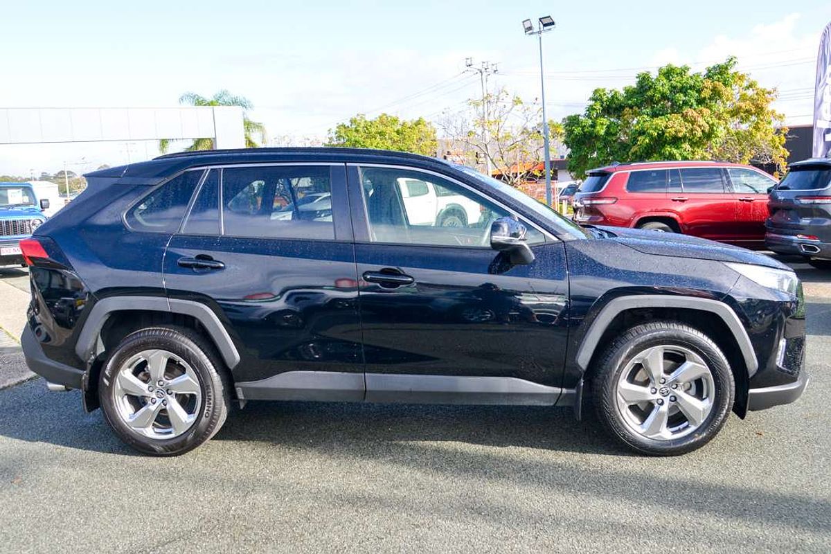 2021 Toyota RAV4 GXL MXAA52R