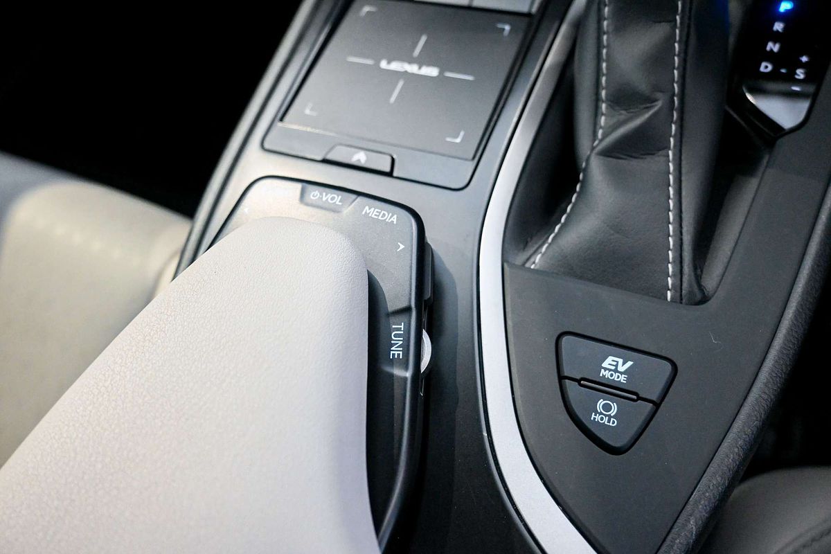 2021 Lexus UX250h UX250h Luxury 2.0L Hybrid Auto E-CVT SUV MZAH10R