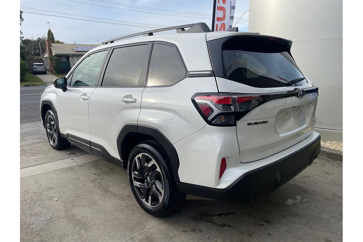 2025 Subaru Forester Premium S6
