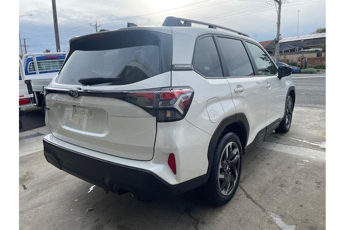2025 Subaru Forester Premium S6