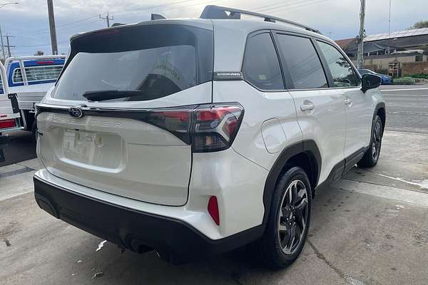 2025 Subaru Forester Premium S6