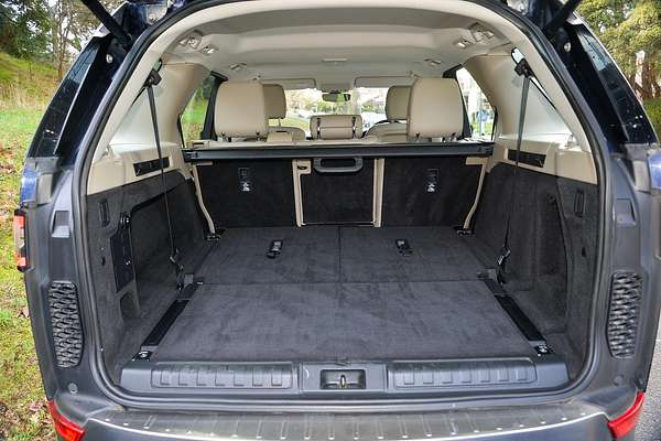 2017 Land Rover Discovery TD6 SE Series 5