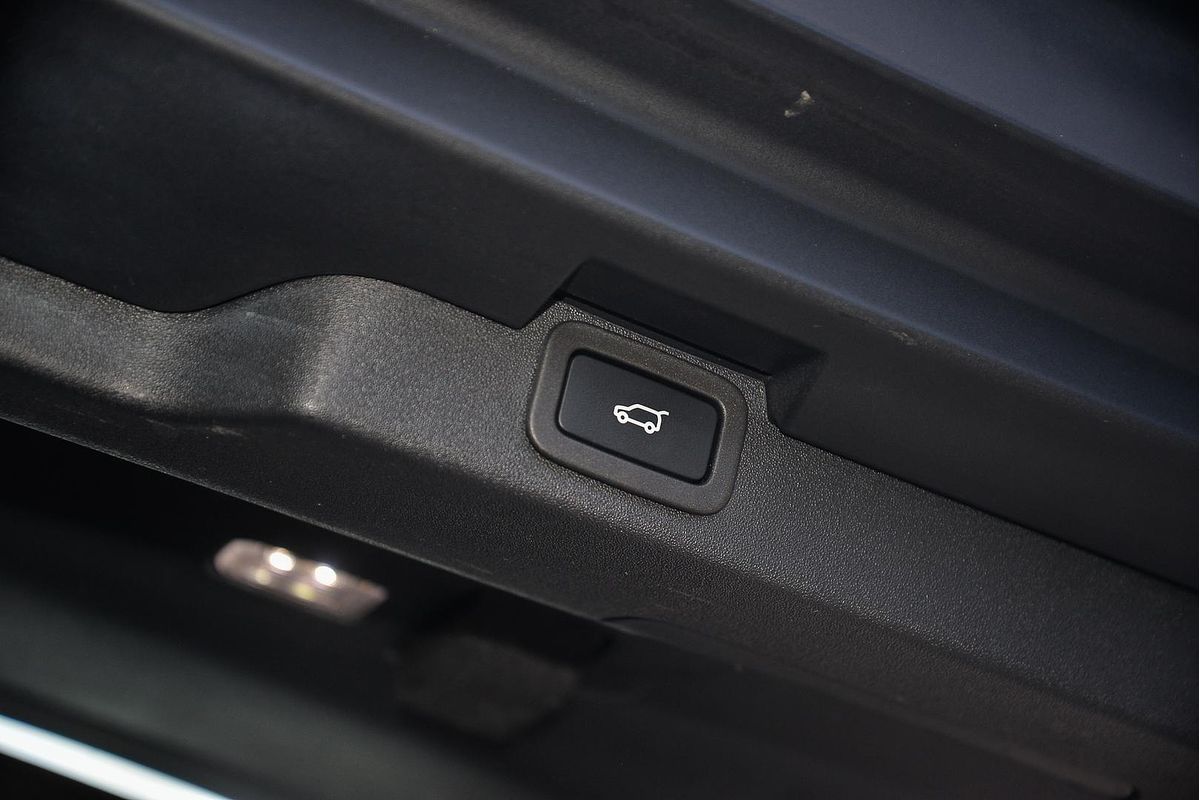 2017 Land Rover Discovery TD6 SE Series 5