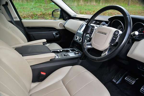 2017 Land Rover Discovery TD6 SE Series 5