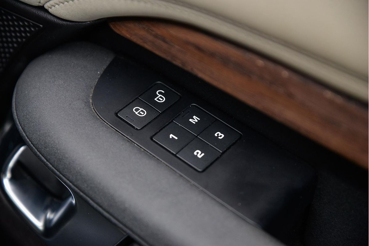 2018 Land Rover Discovery TD6 HSE Series 5