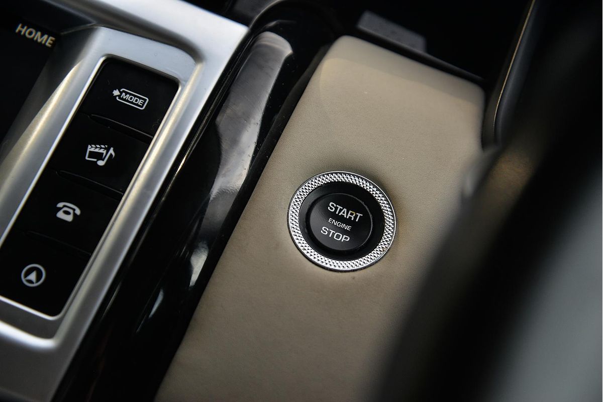 2017 Land Rover Discovery TD6 SE Series 5