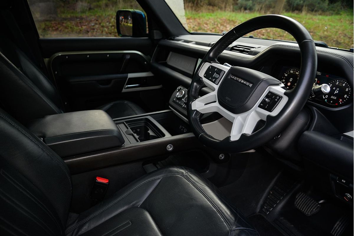 2020 Land Rover Defender 110 P400 HSE L663
