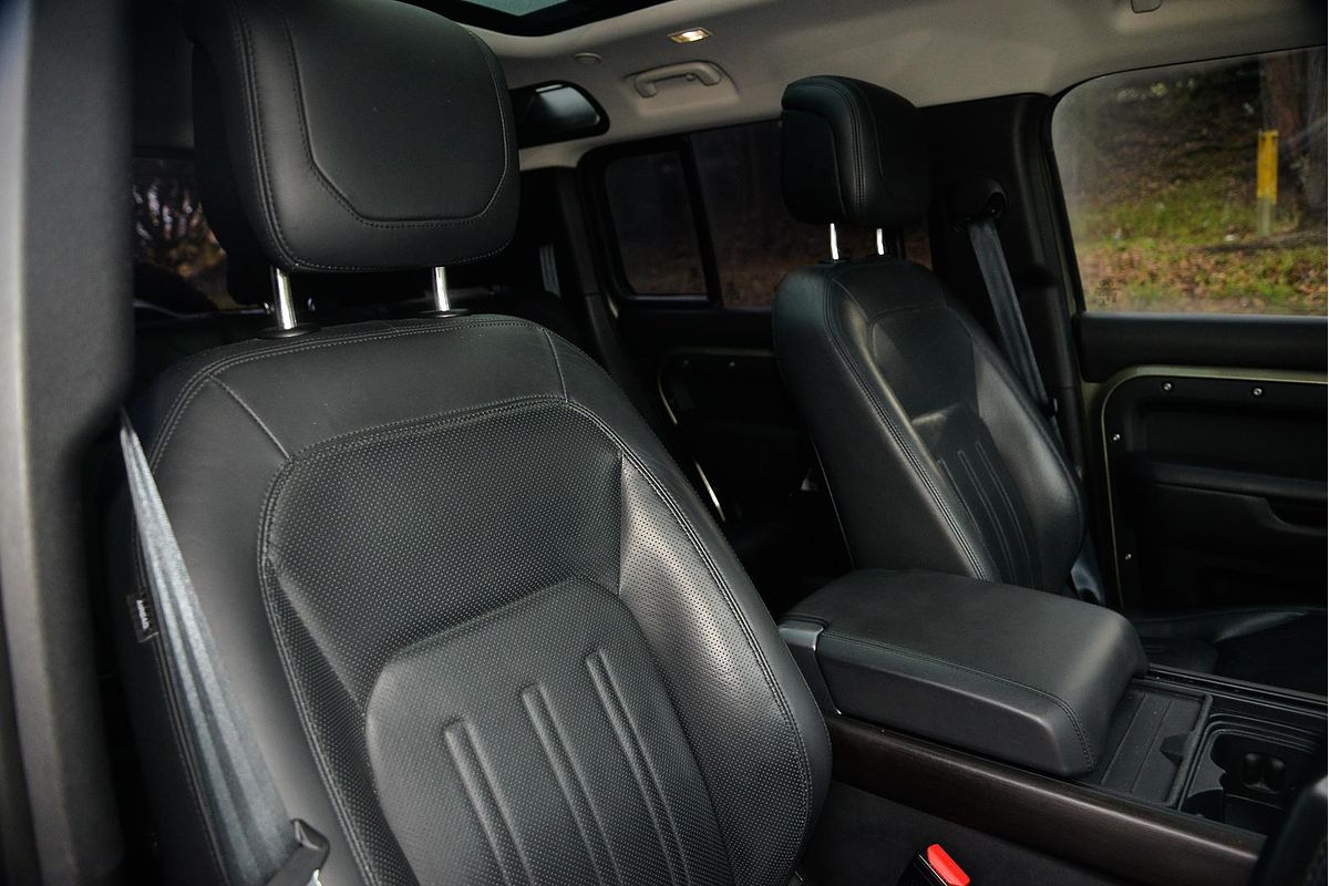 2020 Land Rover Defender 110 P400 HSE L663