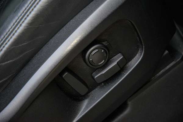 2020 Land Rover Defender 110 P400 HSE L663