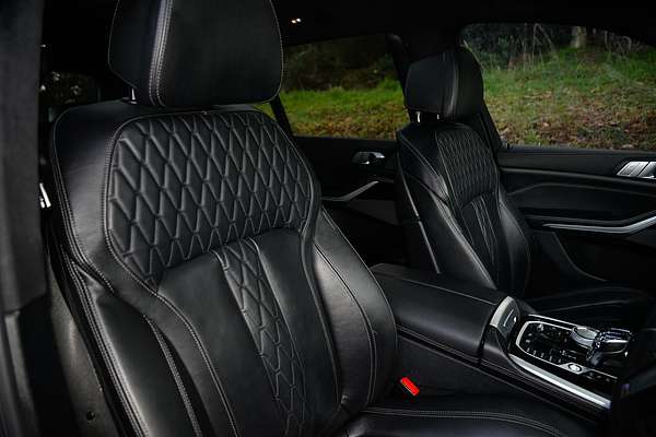 2021 BMW X7 xDrive30d G07