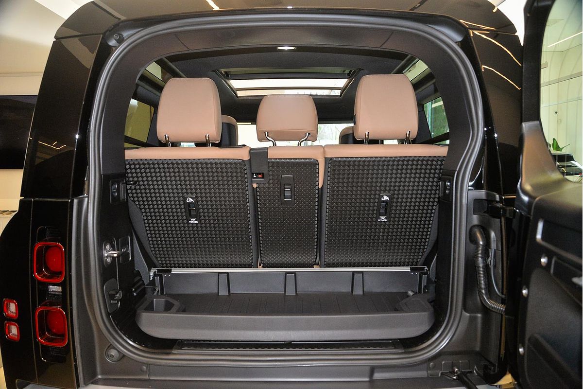2025 Land Rover Defender 90 D250 S L663