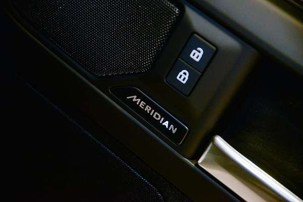 2025 Land Rover Defender 90 D250 S L663