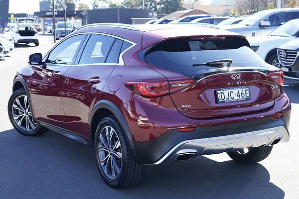 2016 INFINITI QX30 Premium H15