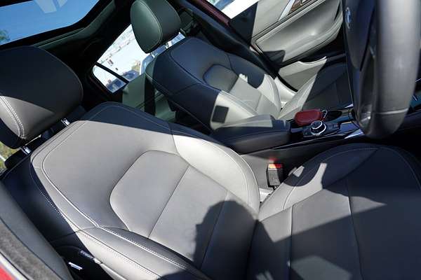 2016 INFINITI QX30 Premium H15