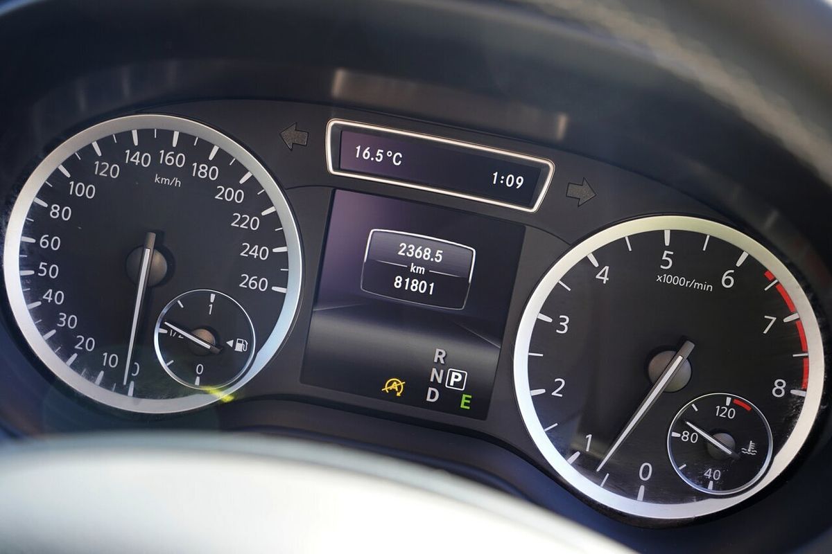 2016 INFINITI QX30 Premium H15