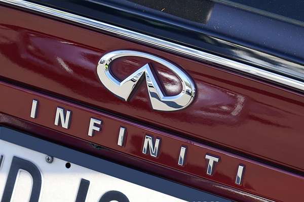2016 INFINITI QX30 Premium H15