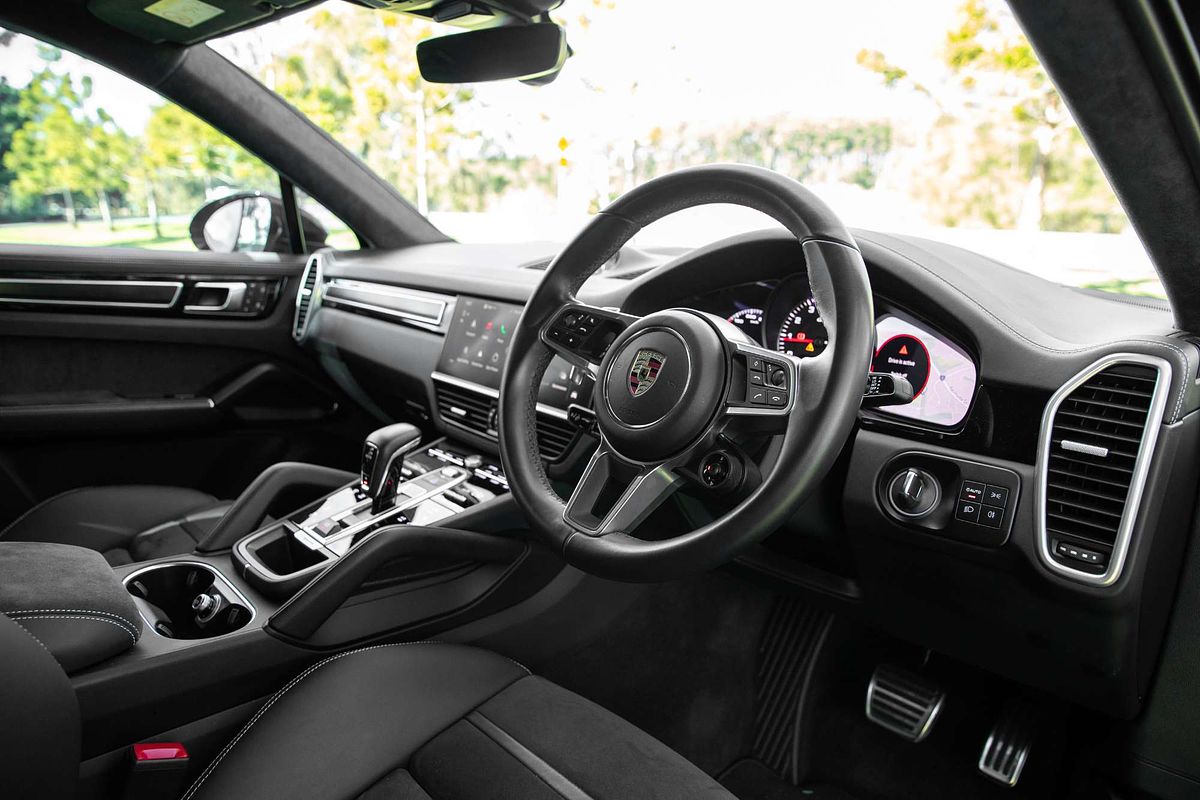 2023 Porsche Cayenne GTS 9YB