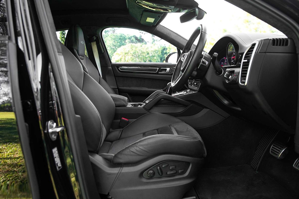 2023 Porsche Cayenne GTS 9YB