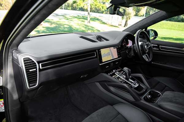2023 Porsche Cayenne GTS 9YB