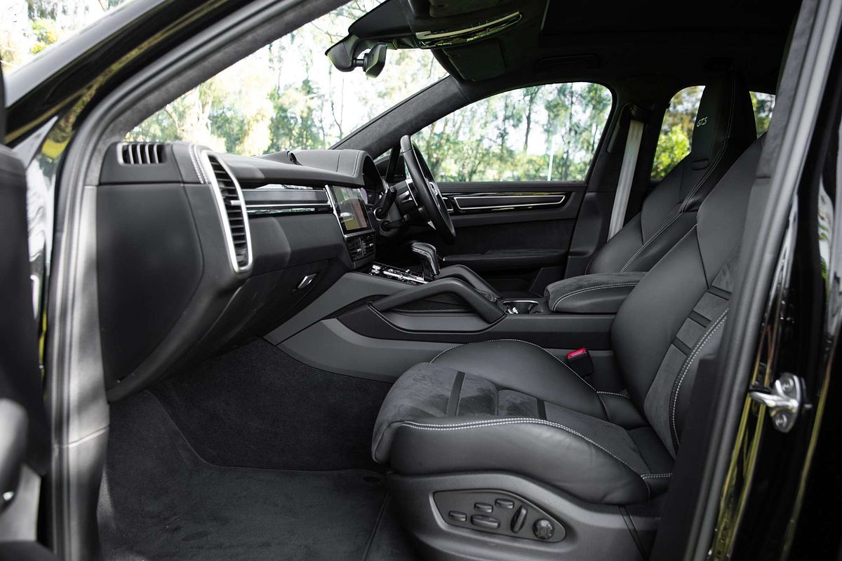 2023 Porsche Cayenne GTS 9YB