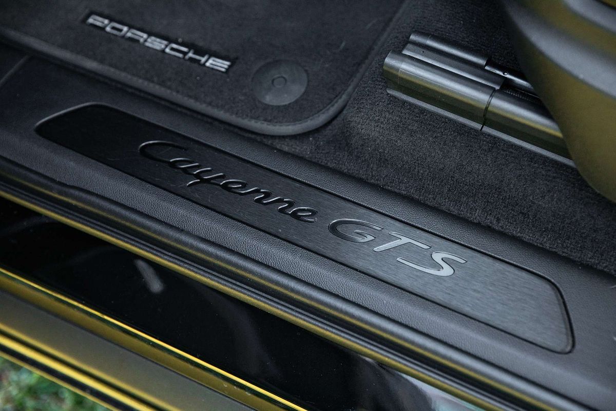 2023 Porsche Cayenne GTS 9YB