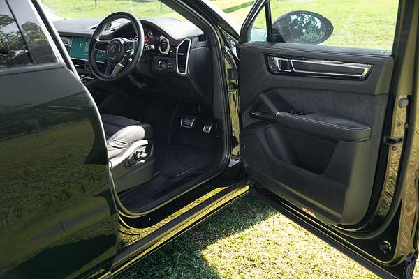 2023 Porsche Cayenne GTS 9YB