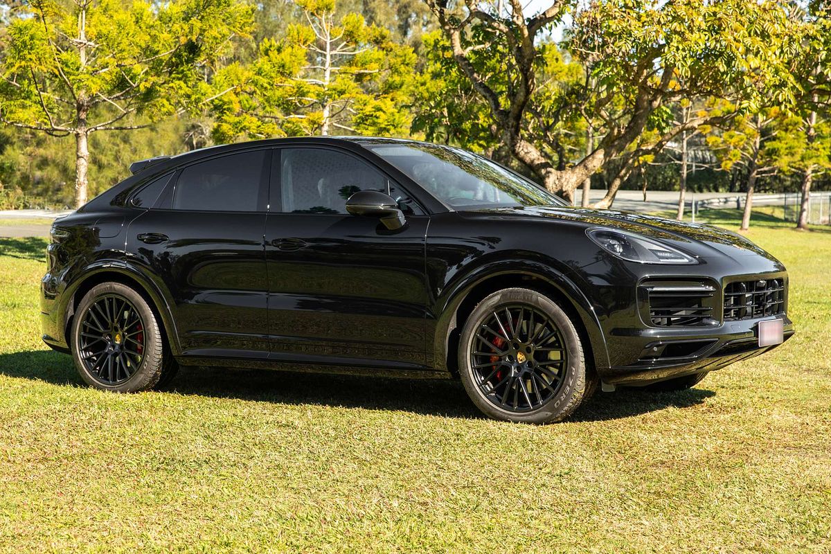 2023 Porsche Cayenne GTS 9YB