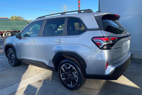 2025 Subaru Forester Premium S6