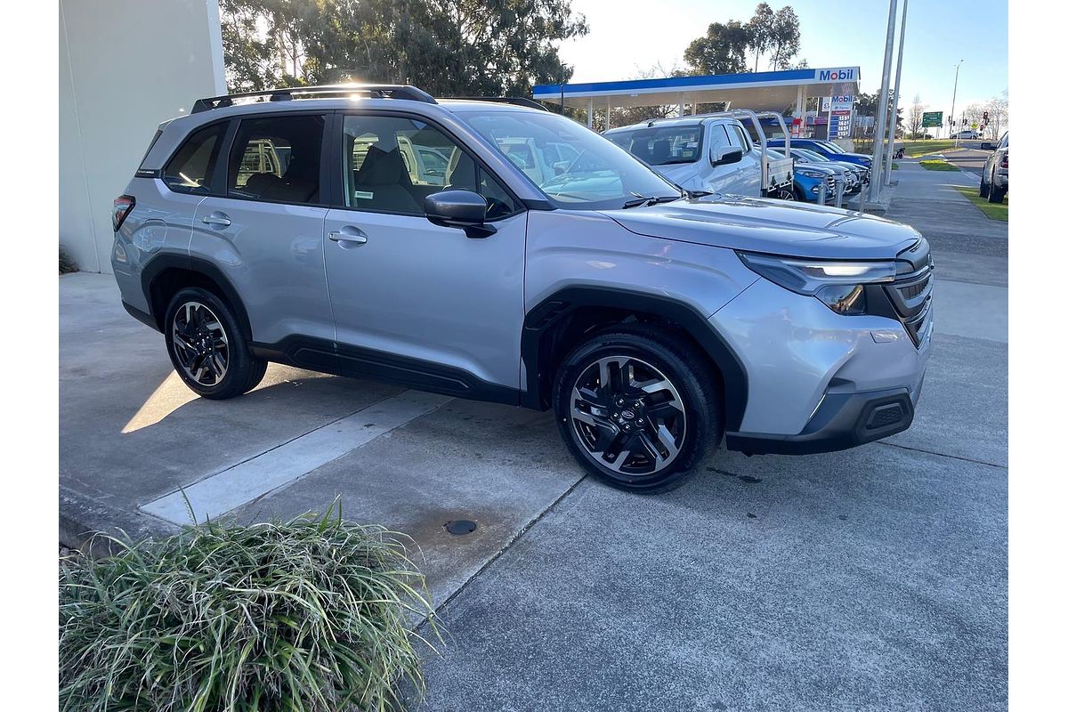 2025 Subaru Forester Premium S6