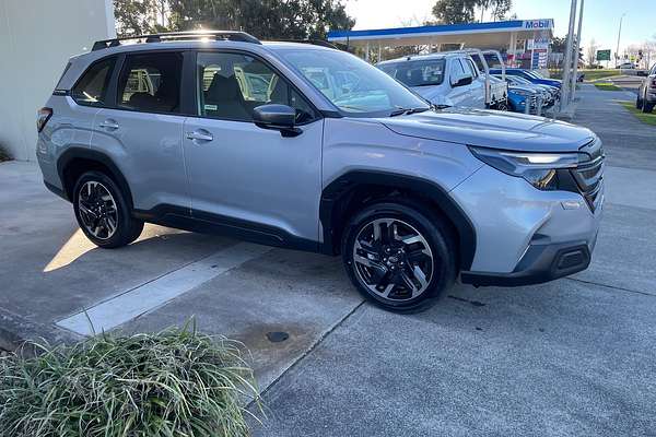 2025 Subaru Forester Premium S6