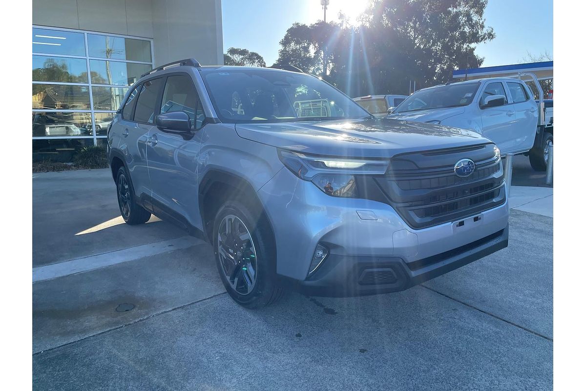 2025 Subaru Forester Premium S6