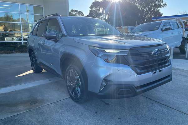 2025 Subaru Forester Premium S6