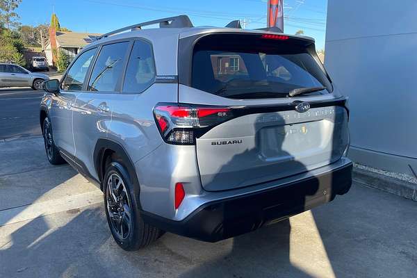 2025 Subaru Forester Premium S6