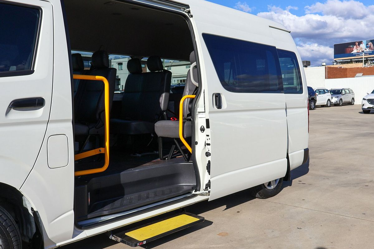 2018 Toyota Hiace Commuter TRH223R