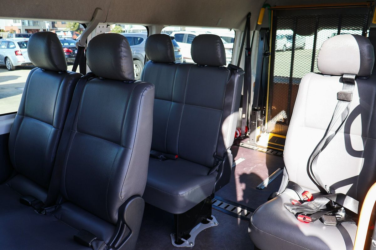 2018 Toyota Hiace Commuter TRH223R