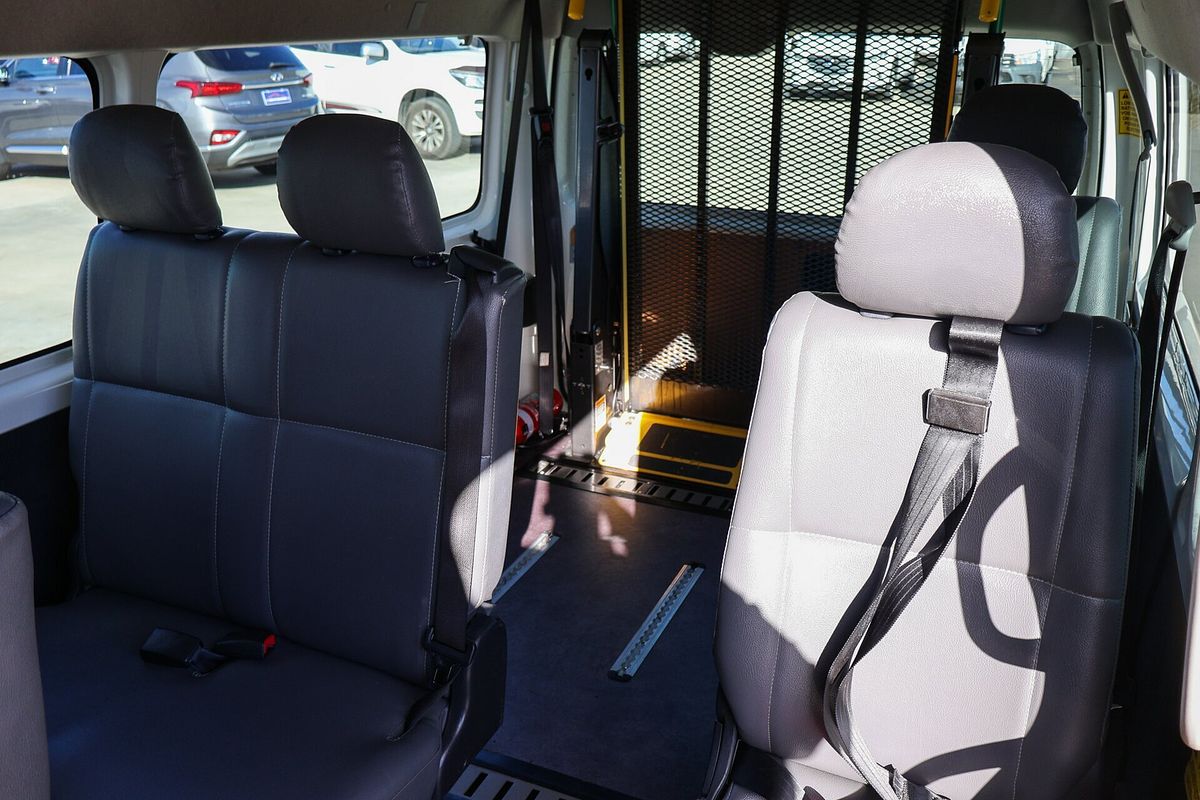 2018 Toyota Hiace Commuter TRH223R