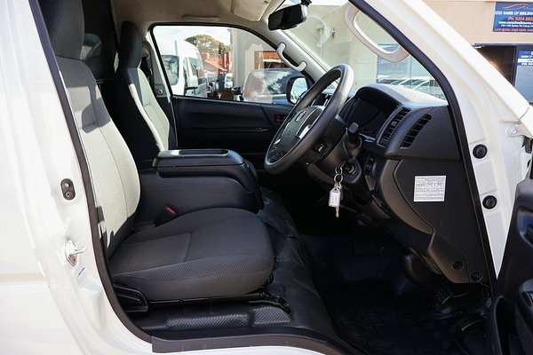 2018 Toyota Hiace Commuter TRH223R